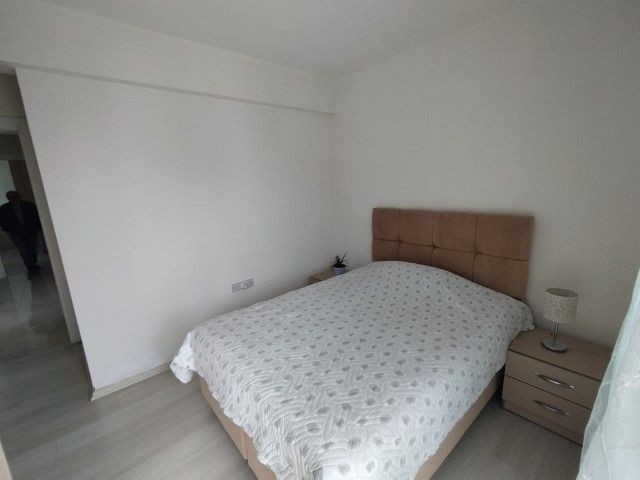 VOLLSTÄNDIG MÖBLIERTES LUXUS-3+1-DUPLEX-PENTHOUSE ZUM VERKAUF IM KYRENIA-ZENTRUM