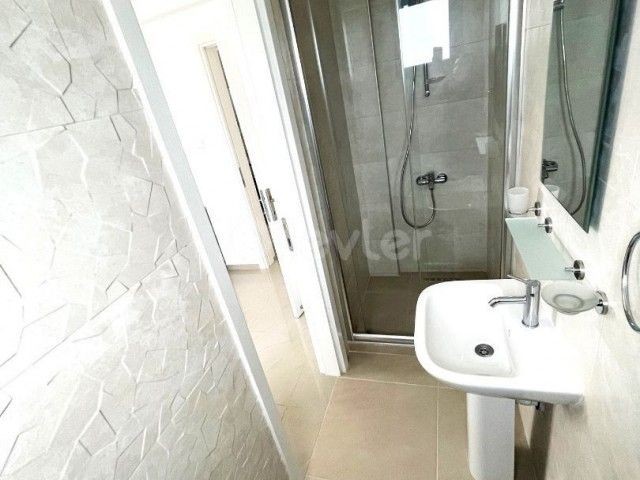 GİRNE ALSANCAK'TA HAVUZLU LUX SİTEDE SATILIK 2+1 ÇATI TERASLI PENTHOUSE