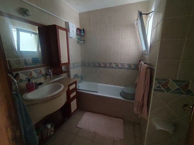 3+1 OPPORTUNITY FLAT IN A COMPLEX WITH POOL IN KYRENIA CENTER