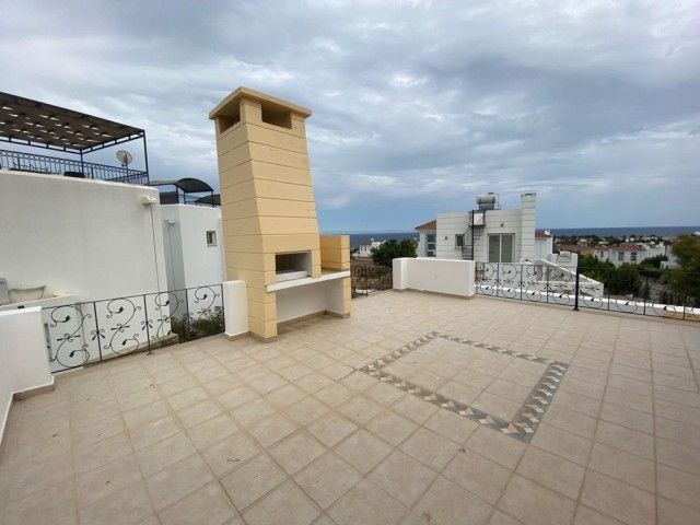 VILLA ZU VERKAUFEN MIT ATEMBERAUBENDEM BERGBLICK UND MEERBLICK IN KARŞIYAKA, KYRENIA