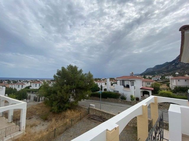 VILLA ZU VERKAUFEN MIT ATEMBERAUBENDEM BERGBLICK UND MEERBLICK IN KARŞIYAKA, KYRENIA