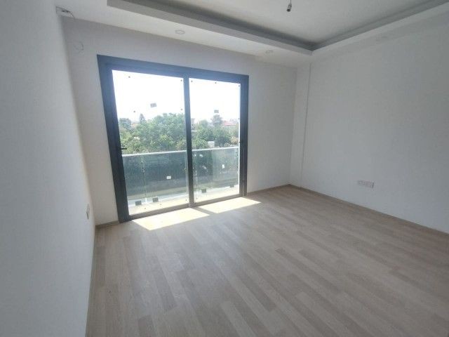 GİRNE ALSANCAK'TA SATILIK ORTAK HAVUZLU 3+1 DAİRE