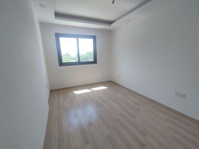 GİRNE ALSANCAK'TA SATILIK ORTAK HAVUZLU 3+1 DAİRE