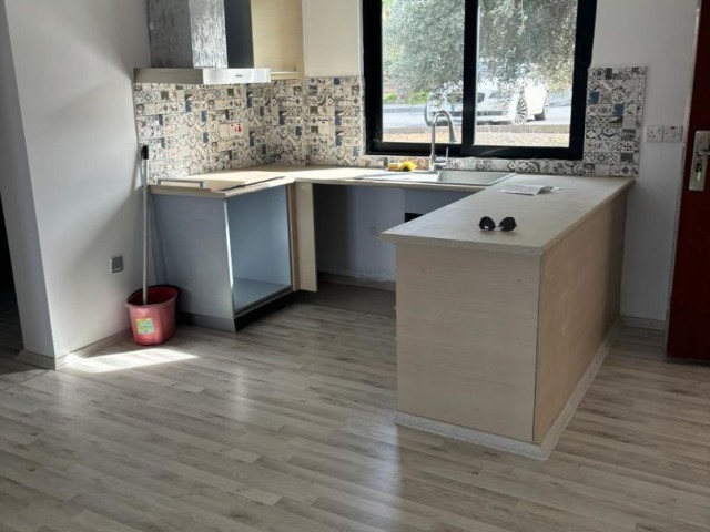 GİRNE ESENTEPE'DE  SATILIK 2+1 DAİRE