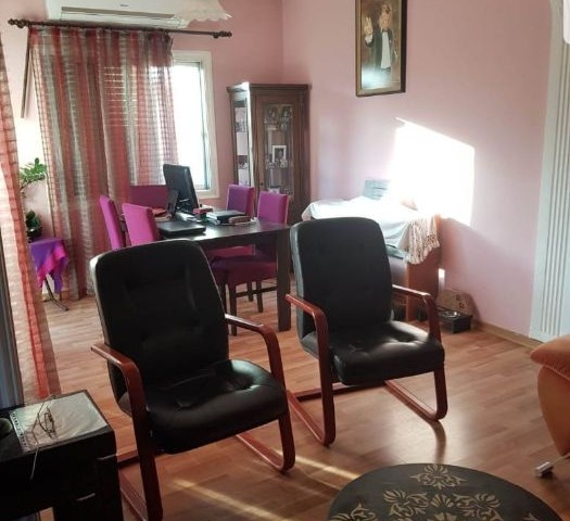 GİRNE MERKEZDE 3+1 SATILIK DAİRE