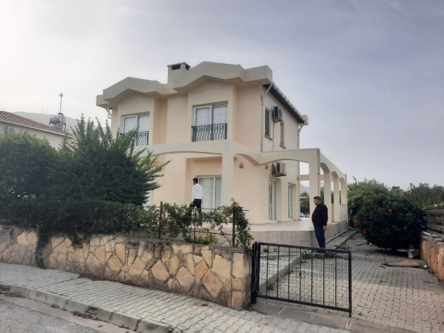 MÖBLIERTE VILLA ZUM VERKAUF IN GIRNE ALSANCAK