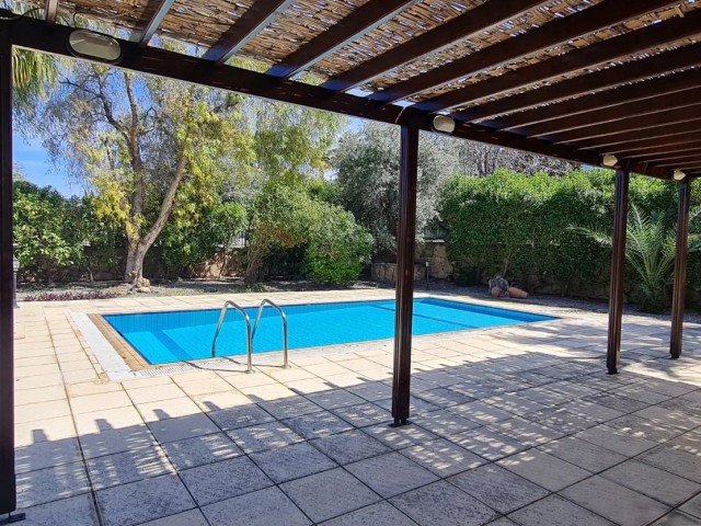 3+1 VILLA MIT POOL ZU VERKAUFEN IN GIRNE ÇATALKÖY