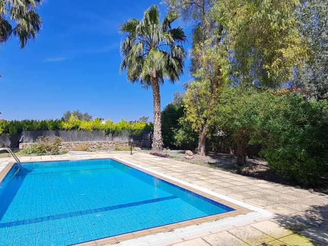 3+1 VILLA MIT POOL ZU VERKAUFEN IN GIRNE ÇATALKÖY