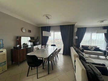 GIRNE ALSANCAKTA SATILIK FULL EŞYALI 3+1 DAİRE 