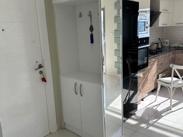 Flat For Sale in Yukarı Girne, Kyrenia