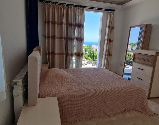 PRIVATSPHÄRE! ATEMBERAUBENDE LUXUSVILLA MIT MEER- UND BERGBLICK ZU MIETEN IN KARŞIYAKA, KYRENIA