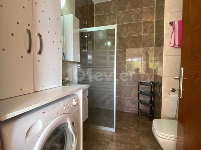 Kiralık lüks buyuk 2+1 daire okula çok yakın mesafede