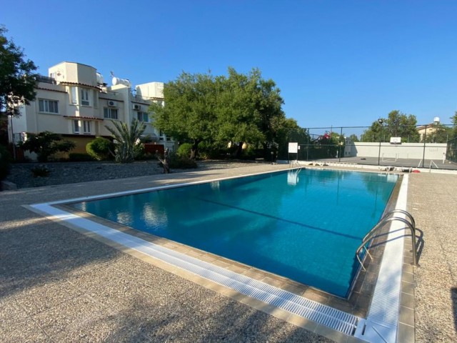 Daily rental villa in Kyrenia 3+1 with pool, tennis and basketball court, 200 meters from the sea.