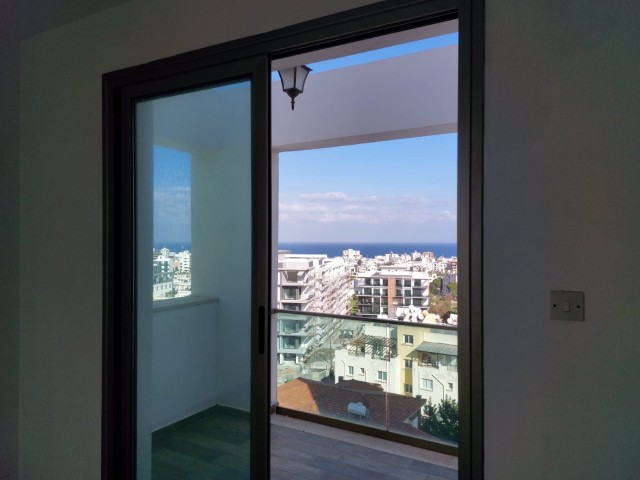 Penthouse with a magnificent view of the center of Kyrenia ** 