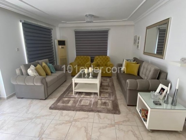 COB BEREIT 3 + 1 WOHNUNG KYRENIA ZENTRUM ** 