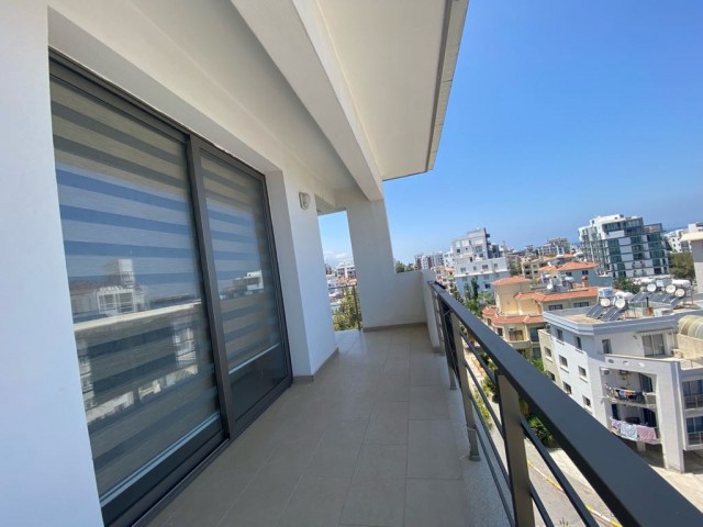 3+1 PENTHOUSE FLAT WITH EXCELLENT VIEW IN KYRENIA CENTER