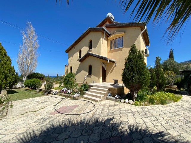 Yeşiltepe de otantik villa