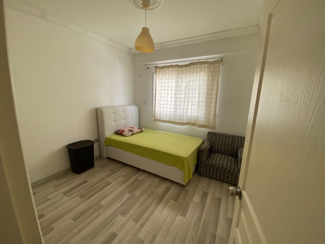 Kyrenia Zentrum 3 + 1 Wohnung Zu vermieten ** 