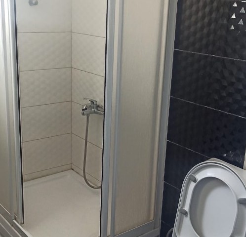 Full Eşyalı Girne Merkez 2+1 Manzaralı Geniş ve Ferah PENTHOUSE 