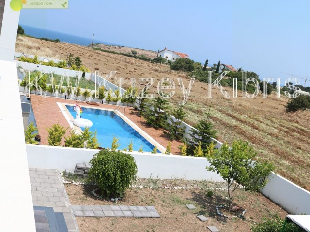 Deniz tarafında Modern Lüks Villa