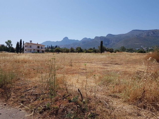 Land for sale in Kyrenia, Ozankoy with Mountain and Sea view ** 