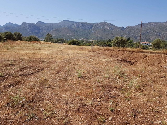 Land for sale in Kyrenia, Ozankoy with Mountain and Sea view ** 