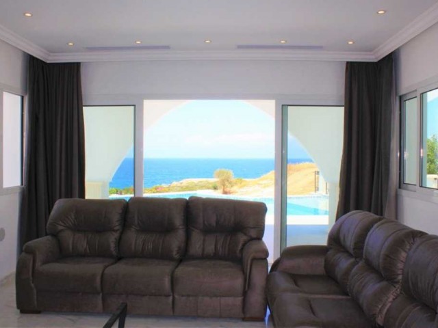 For sale villa with private pool sea view 