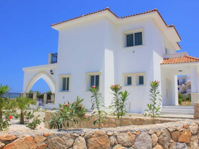 For sale villa with private pool sea view 