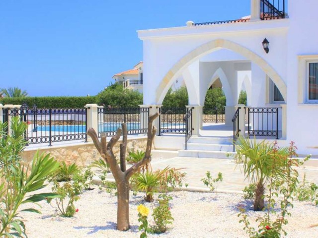 For sale villa with private pool sea view 