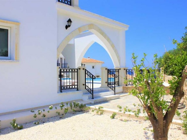 For sale villa with private pool sea view 