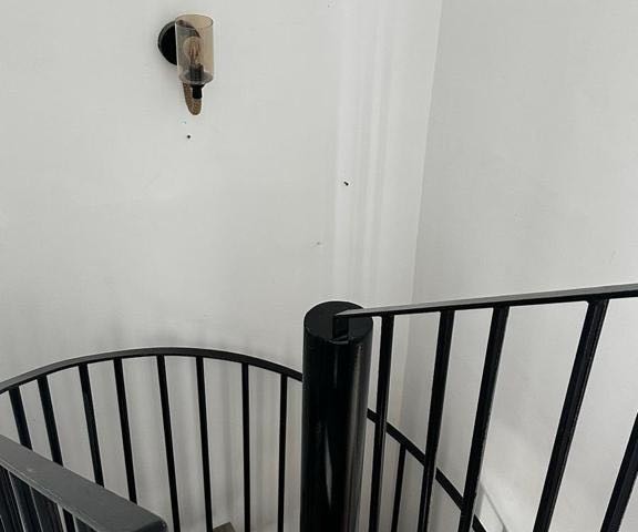 2+1 PENTHOUSE ZU VERMIETEN AUF EINEM GRUNDSTÜCK IN KYRENIA