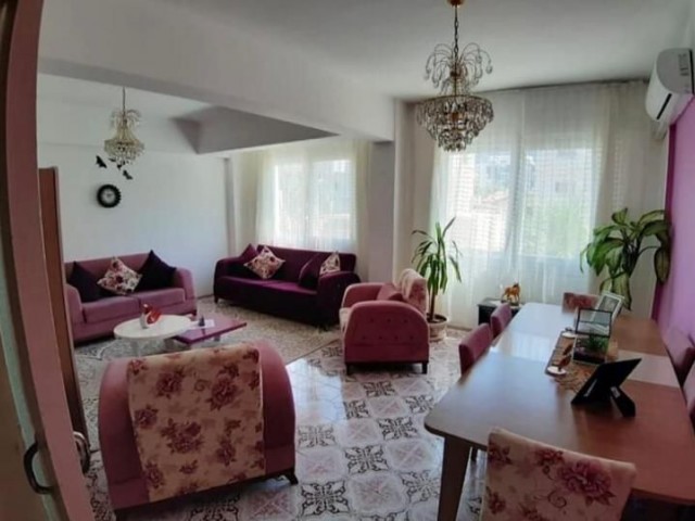 GİRNE MERKEZ’DE SATILIK 3+1 DAİRE