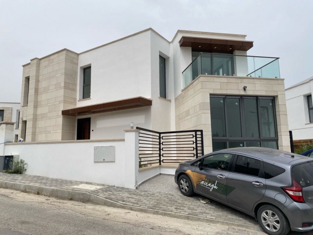 4+1 VILLA FOR SALE IN KYRENIA CENTER