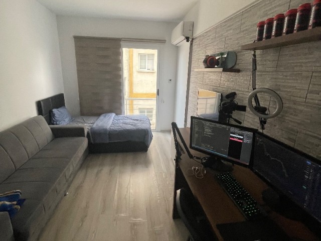 STUDIO FLAT IN A BUILDING WITH ELEVATOR IN FAMAGUSTA CENTER, 10 MINUTES WALKING DISTANCE TO EMU WITH EARLY REGISTRATION DISCOUNTED PRICES FROM JULY TO JULY OR SEPTEMBER TO JULY (WATER, INTERNET DUE, WEEKLY FLAT CLEANING INCLUDED IN THE PRICE) ❕❕