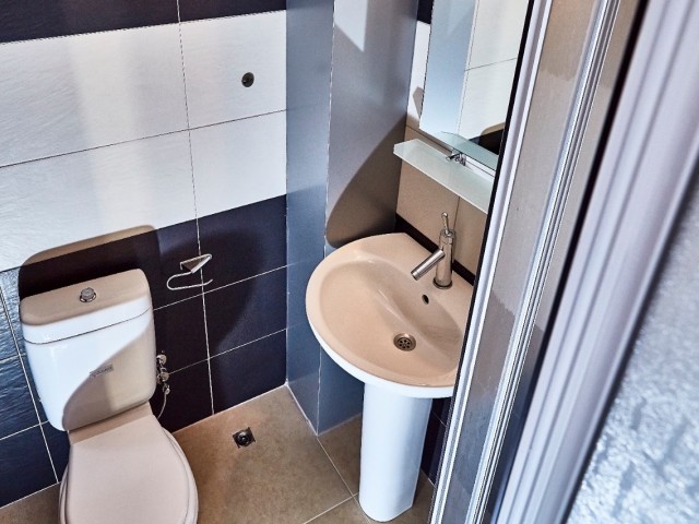 STUDIO FLAT IN FAMAGUSTA CENTER, 10 MINUTES WALKING DISTANCE TO EMU, WITH EARLY REGISTRATION DISCOUNTED PRICES FOR RENT FROM JULY TO JULY OR SEPTEMBER TO JULY (WATER, INTERNET DUE, WEEKLY FLAT CLEANING INCLUDED IN THE PRICE) ❕❕