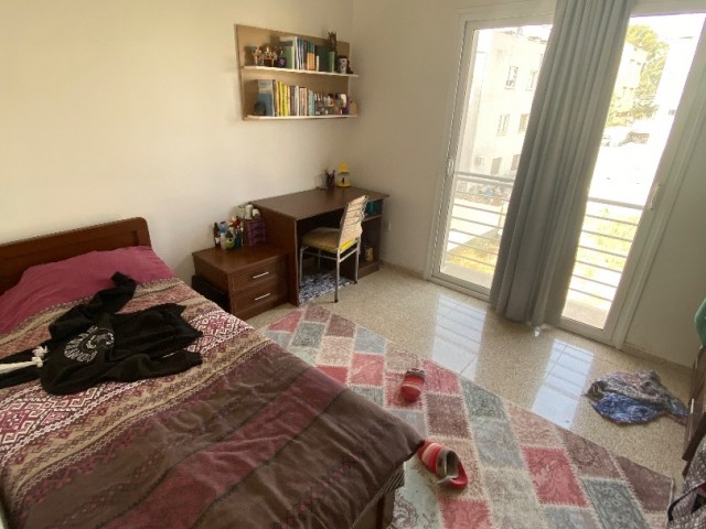 2+1 FLAT TO RENT FROM JULY TO JULY WITH EARLY REGISTRATION DISCOUNTED PRICES IN FAMAGUSTA KALİLAND REGION, 10 MINUTES TO EMU, 2 MINUTES WALKING DISTANCE TO THE STATION (WATER AND INTERNET DUE INCLUDED IN THE PRICE) ❕❕