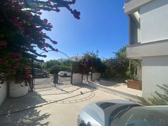 VILLA WITH POOL FOR URGENT SALE IN GIRNE KARAOĞLAN