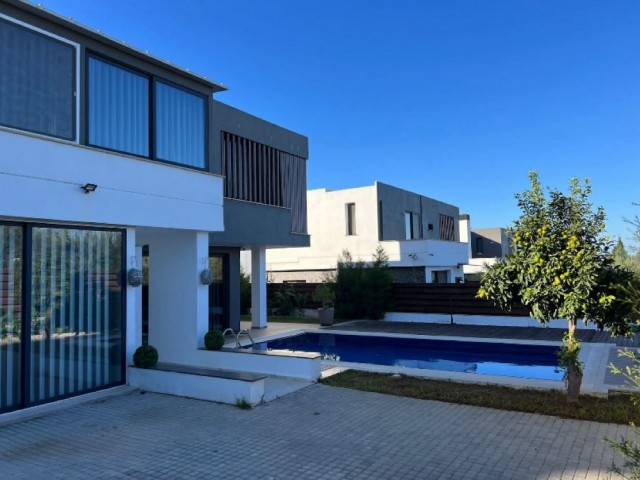 5+1 VILLA IN GIRNE OZANKÖY