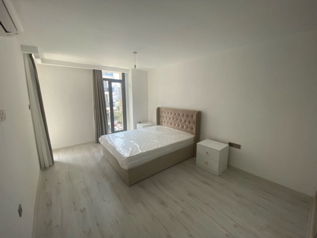 GİRNE MERKEZDE KİRALIK PENTHOUSE 