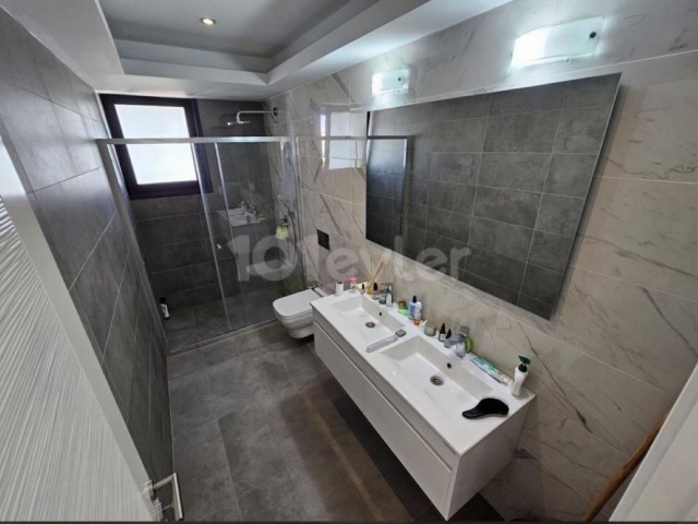 3+1 PENTHOUSE DUPLEX FOR RENT IN KYRENIA CENTER