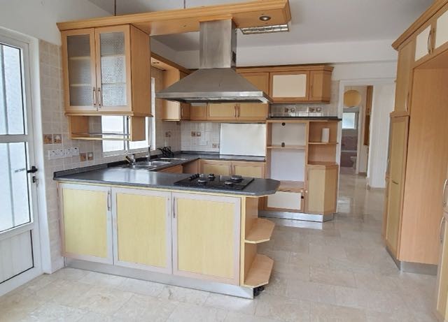 Flat For Sale in Girne Merkez, Kyrenia