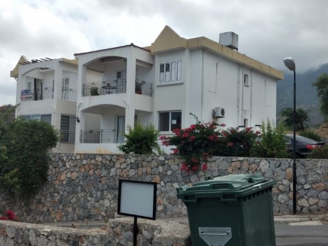 Kyrenia Chatalköy Tägliche Miete 2 + 1 Villa Mit Pool ** 