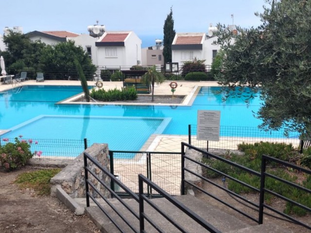 Kyrenia Chatalköy Tägliche Miete 2 + 1 Villa Mit Pool ** 