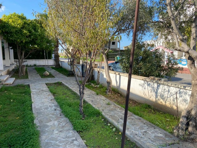 Detached House To Rent in Yeni Boğaziçi, Famagusta