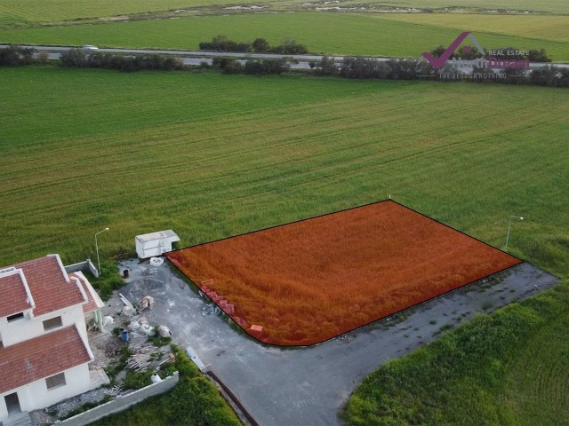 Mağusa Tuzla Bölgesinde 793 m² Villa Yapımına Uygun Arsa