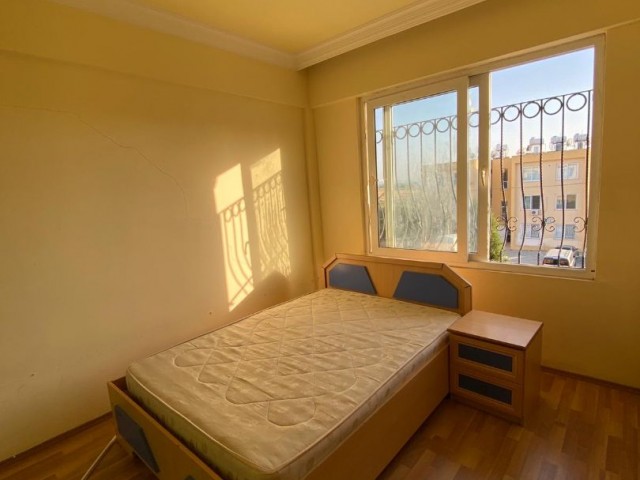 Famagusta Kurudere Pasakent Teilmöblierte 3+1-Wohnung zum Verkauf in einem Komplex