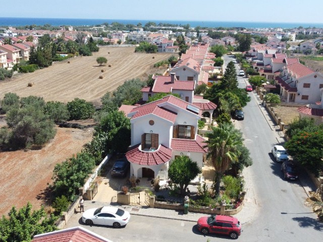 PERFECT LOCATION İSKELE BAHÇELER 3+1 VILLA FOR SALE