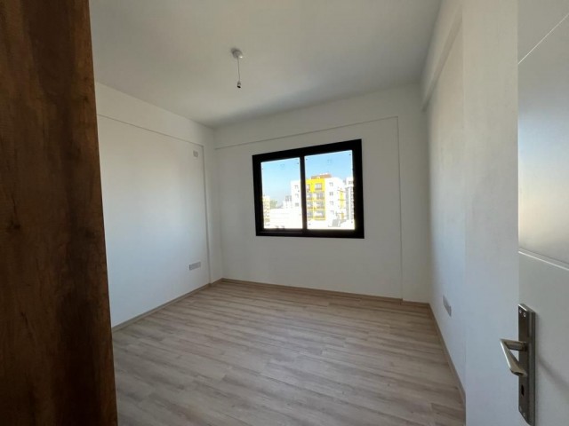 FAMAGUSTA ÇANAKKALE UNMÖBLIERTE 2+1 NEUE WOHNUNG ZU VERKAUFEN