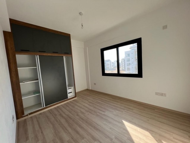 FAMAGUSTA ÇANAKKALE UNMÖBLIERTE 2+1 NEUE WOHNUNG ZU VERKAUFEN