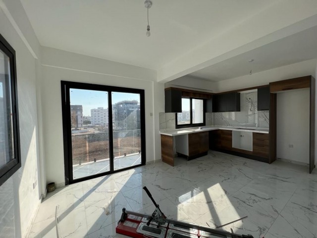 GAZİMAĞUSA ÇANAKKALE SATILIK EŞYASIZ  2+1  SIFIR PENTHOUSE